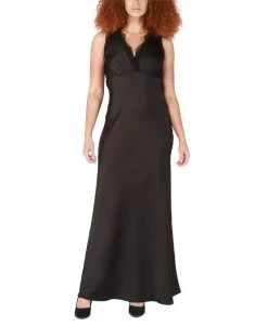 Black Tape Women's Chiffon V-Neck Sleeveless Maxi Dress